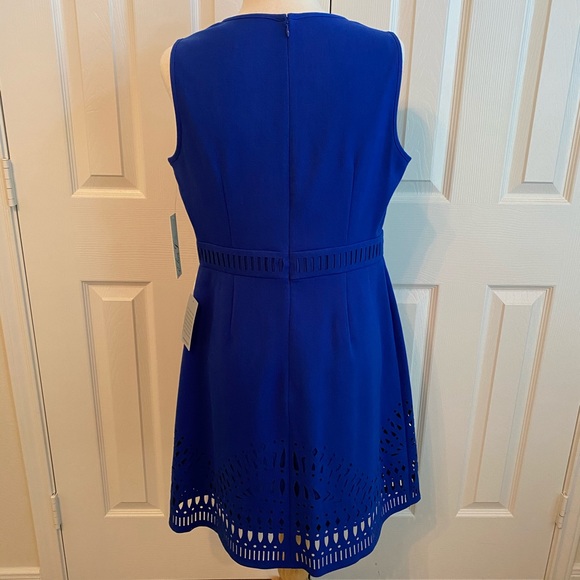 Eliza J Laser Cut Crepe Sleeveless Sheath Dress - Picture 4 of 5